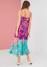 Load image into Gallery viewer, The Lila Dress