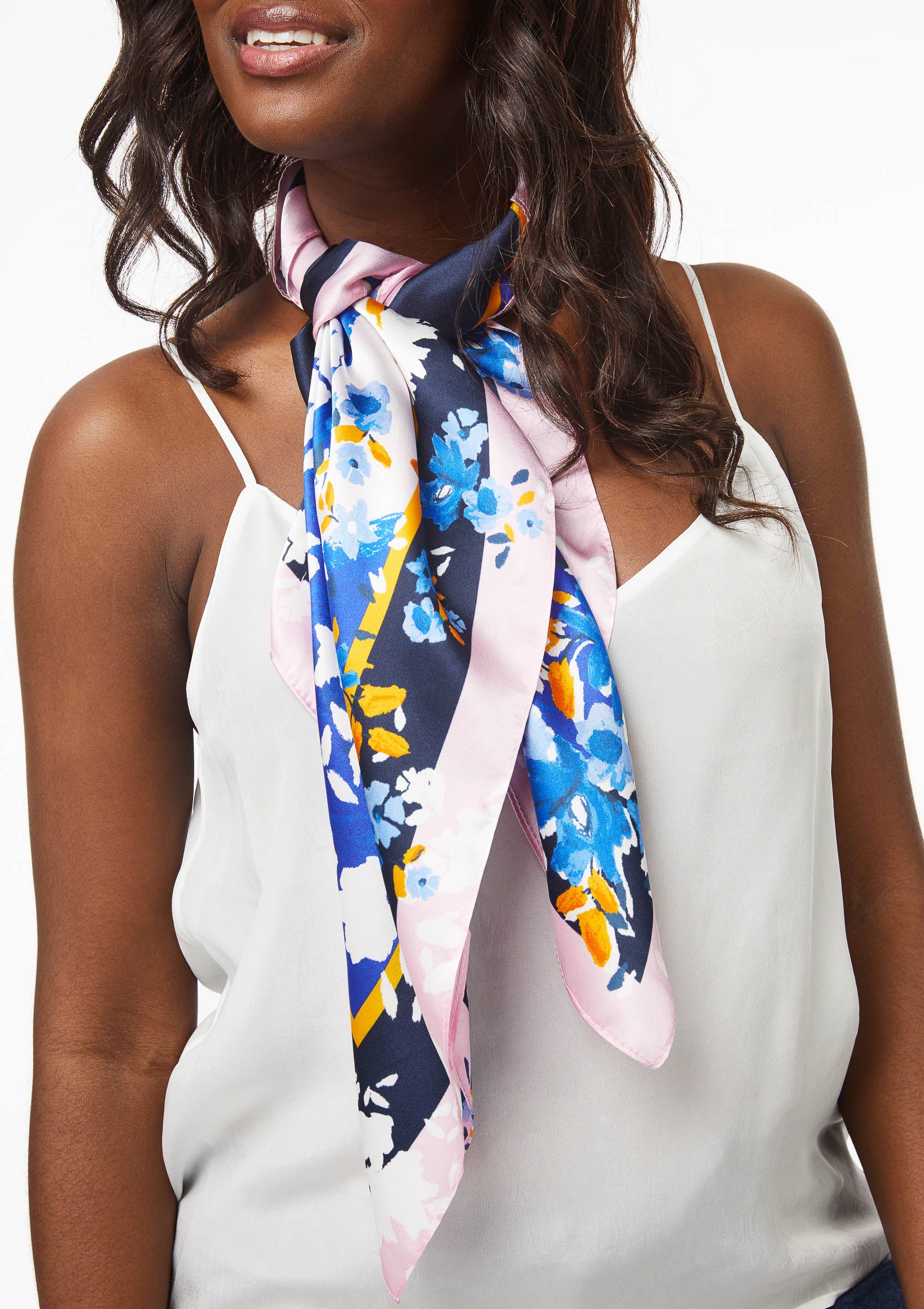 The Signature Scarf – Alivia
